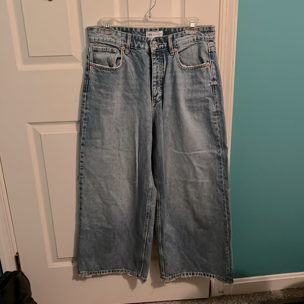 Zara Wide Leg Jeans - Barely worn and like new